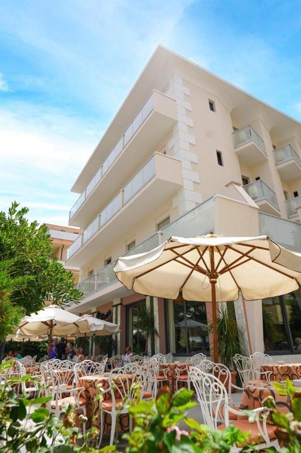 Hotel Pineta Bellaria-Igea Marina Exterior foto